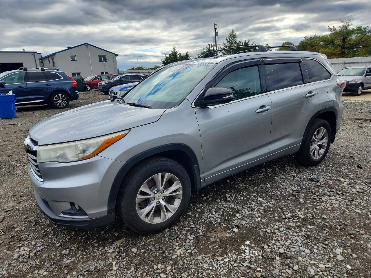 2015 TOYOTA HIGHLANDER XLE | 5TDJKRFH6FS086033 | UPCARS