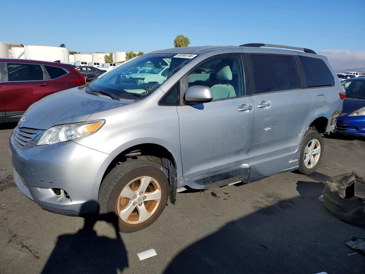 2016 TOYOTA SIENNA | 5TDKK3DC9GS692341 | UPCARS