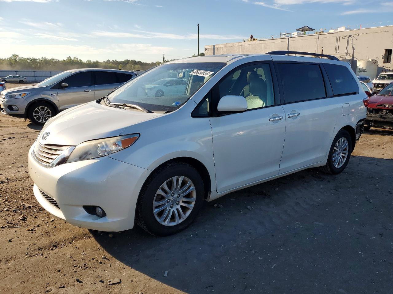 2016 TOYOTA SIENNA XLE PREMIUM 8-PASSENGER | 5TDYK3DC2GS720670 | UPCARS