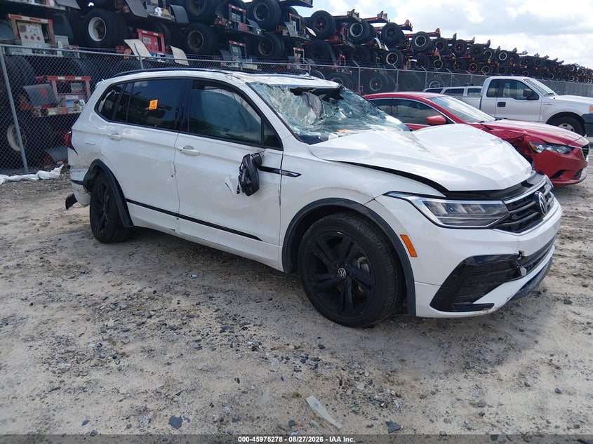 2023 VOLKSWAGEN TIGUAN SE R-LINE BLACK | 3VVCB7AX8PM121668 | UPCARS