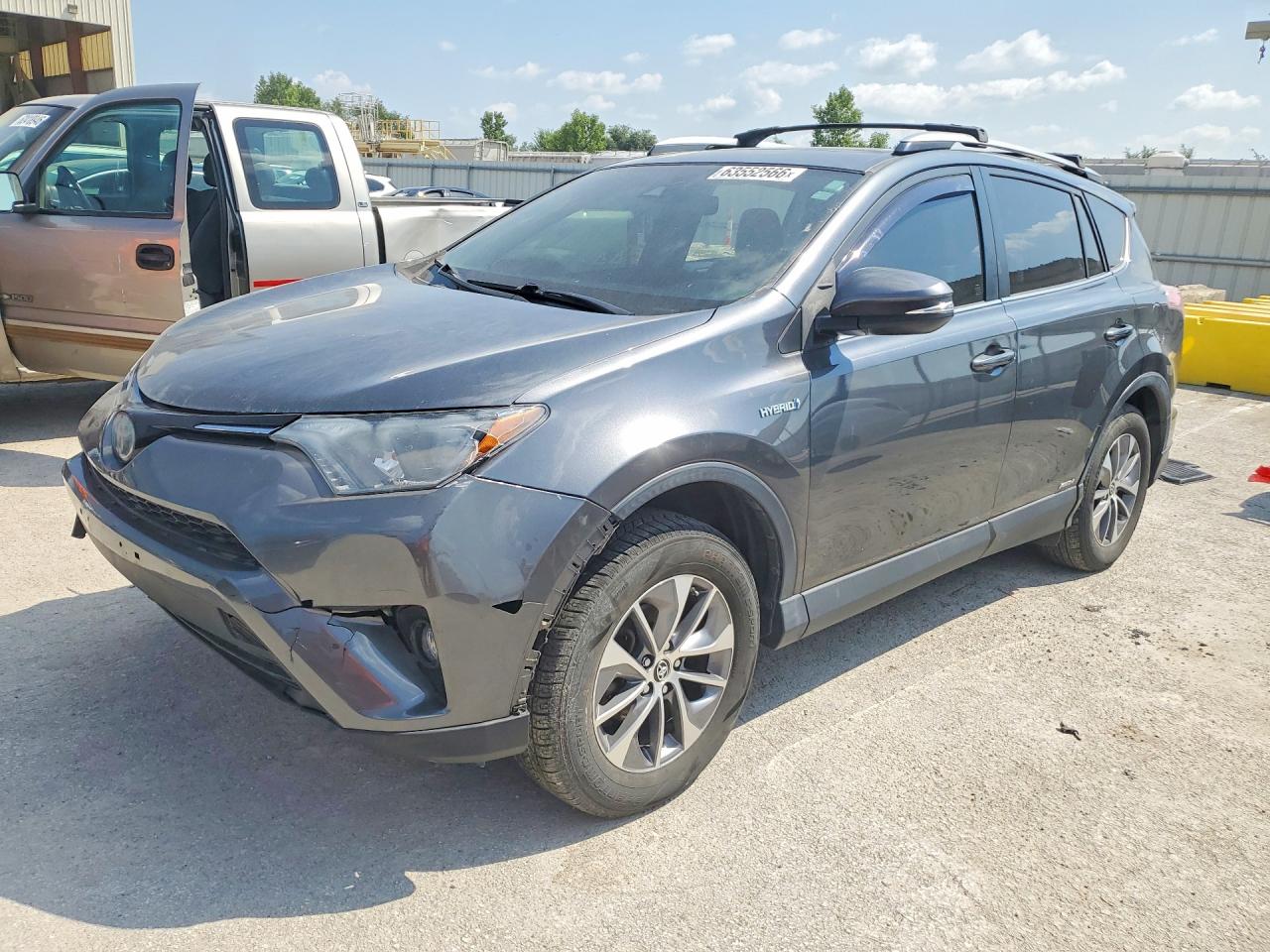 2017 TOYOTA RAV4 XLE | JTMRJREV5HD069848 | UPCARS