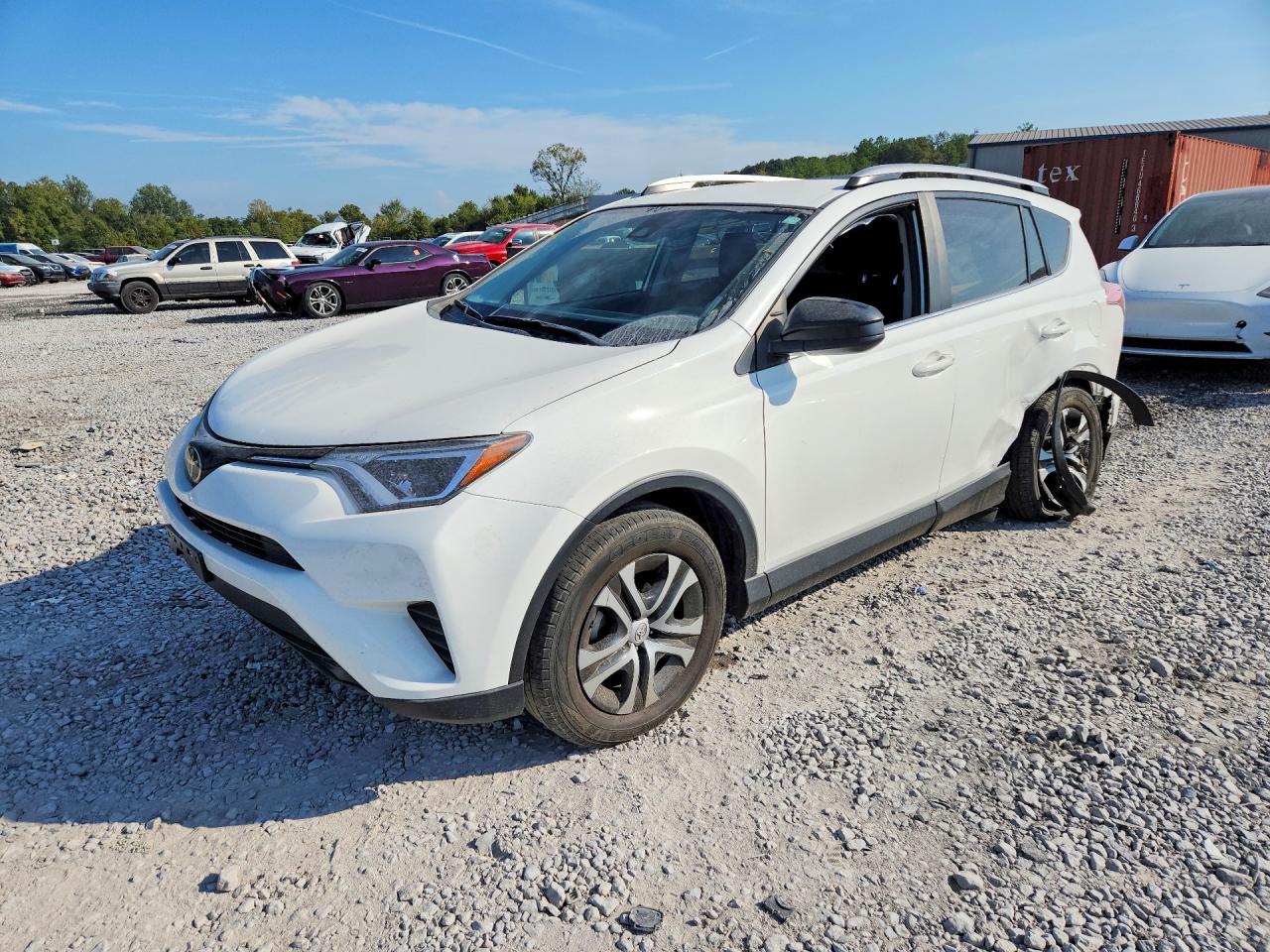 2018 TOYOTA RAV4 LE | JTMBFREVXJJ187596 | UPCARS