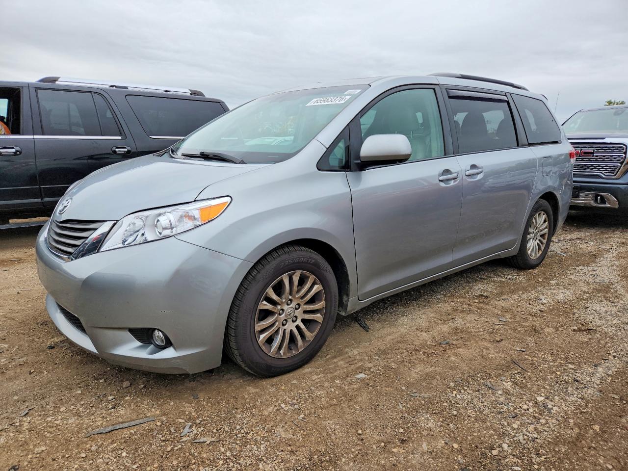 2014 TOYOTA SIENNA XLE 8-PASSENGER | 5TDYK3DCXES523937 | UPCARS
