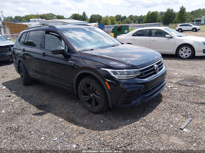 2023 VOLKSWAGEN TIGUAN 2.0T SE R-LINE BLACK | 3VVCB7AX3PM125997 | UPCARS