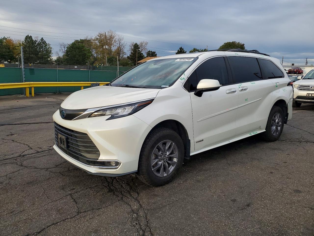 2021 TOYOTA SIENNA XLE | 5TDJSKFC4MS014594 | UPCARS