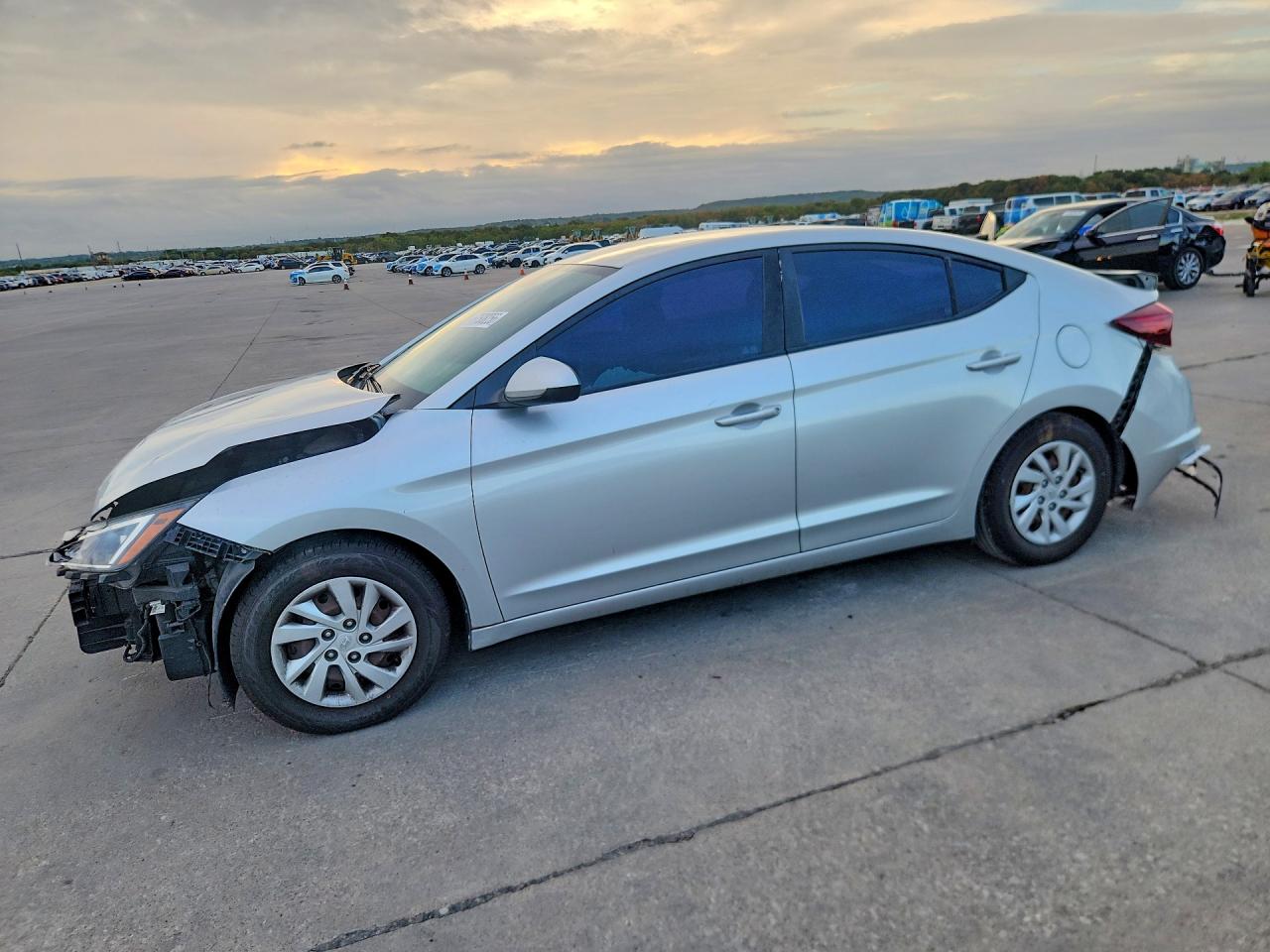 2019 HYUNDAI ELANTRA SE | 5NPD74LF8KH407302 | UPCARS