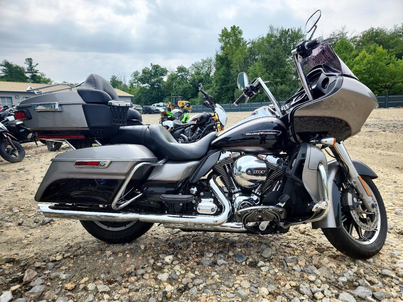 2016 HARLEY-DAVIDSON FL | 1HD1KGL12GB608482 | UPCARS