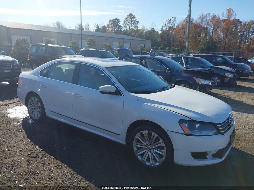 2015 VOLKSWAGEN PASSAT 1.8T SE | 1VWBS7A33FC030330 | UPCARS