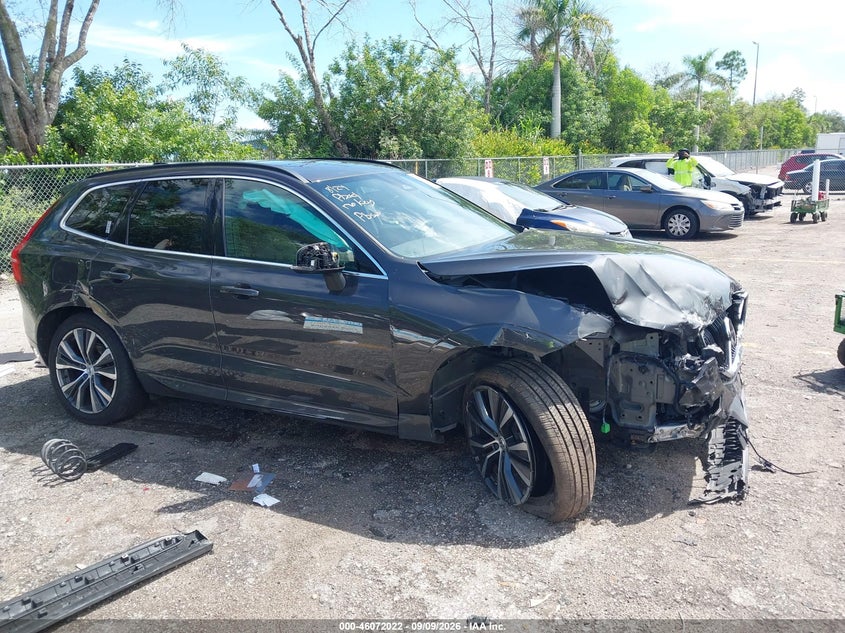 2022 VOLVO XC60 B5 MOMENTUM | YV4L12RK4N1920495 | UPCARS