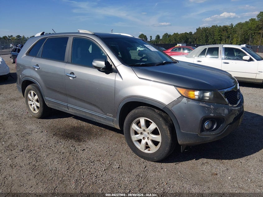 2011 KIA SORENTO LX | 5XYKTDA17BG155723 | UPCARS