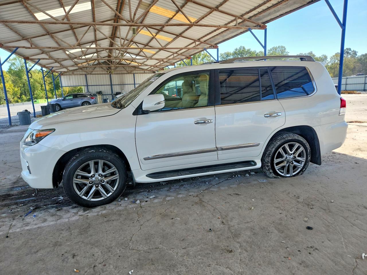 2015 LEXUS LX 570 | JTJHY7AX8F4166748 | UPCARS