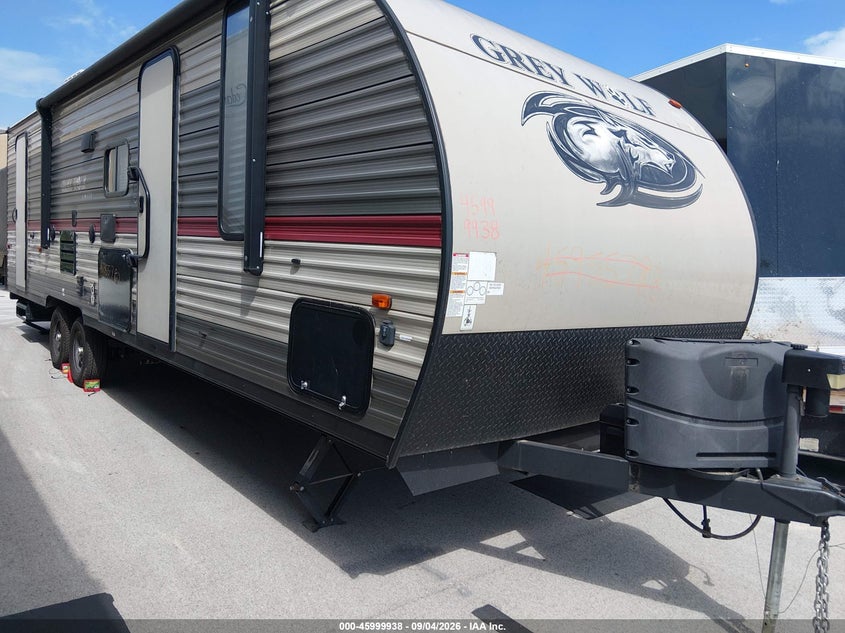 2018 FOREST RIVER CHEROKEE GREY WOLF 26DBH TRAVEL TRAILER | 4X4TCKB26JK050139 | UPCARS