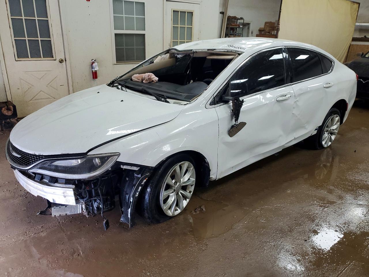 2015 CHRYSLER 200 C | 1C3CCCCB1FN559513 | UPCARS