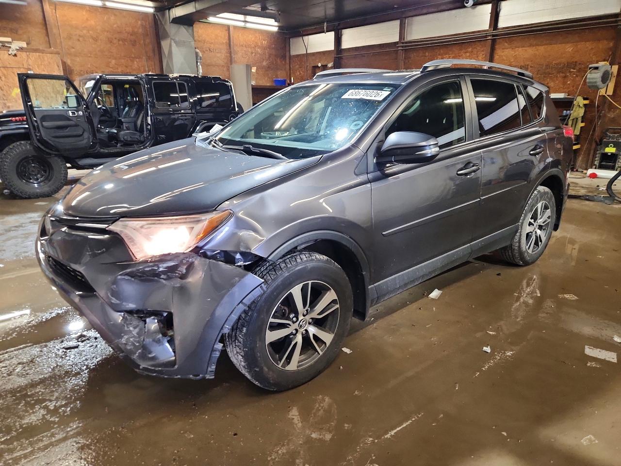 2018 TOYOTA RAV4 XLE | JTMRFREV5JJ724504 | UPCARS