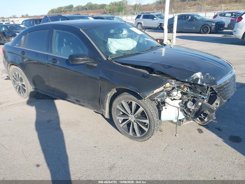 2011 CHRYSLER 200 S | 1C3BC8FG3BN611346 | UPCARS
