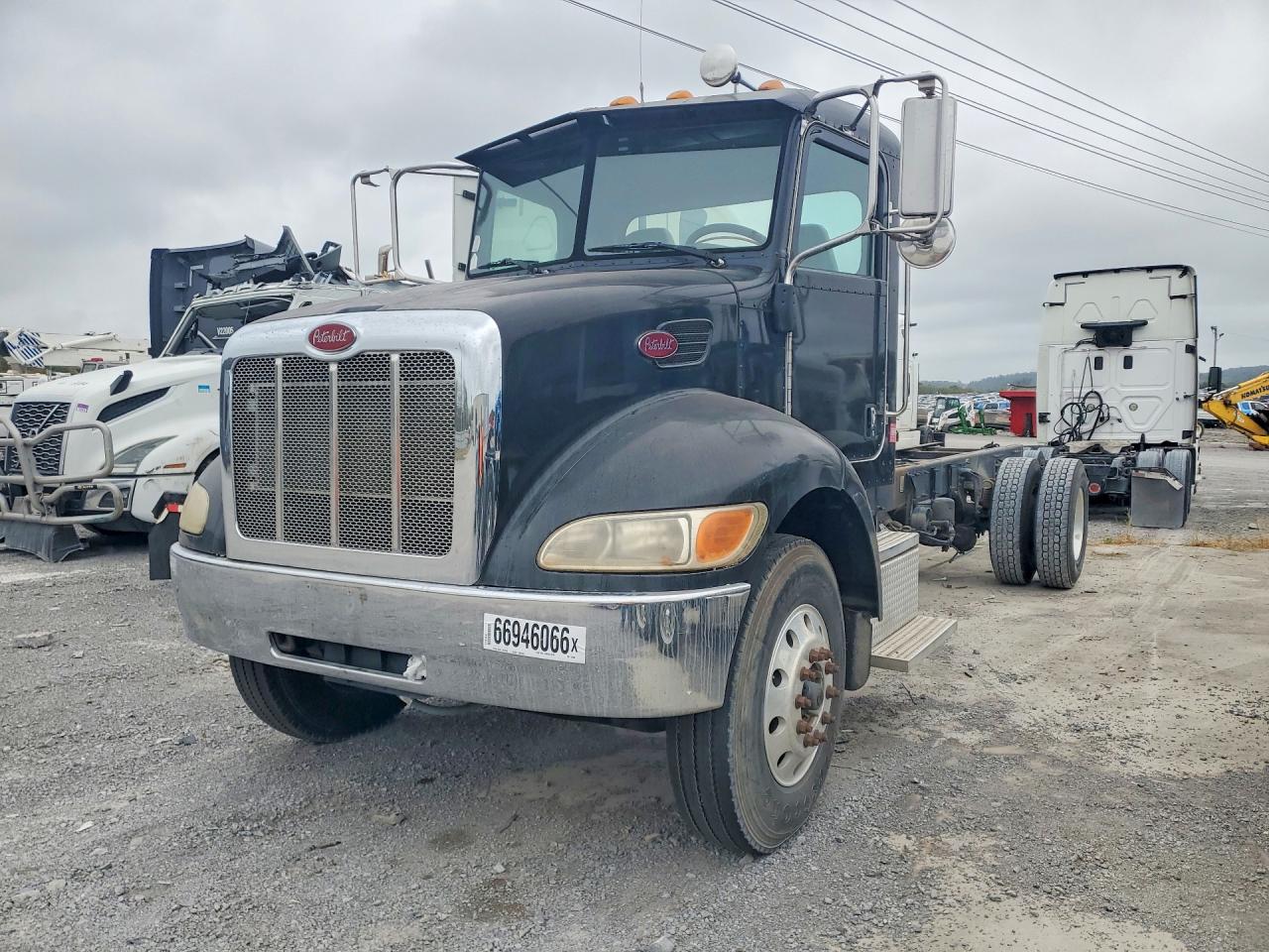 2011 PETERBILT ALL OTHER | 2NP3HN8XXBM121668 | UPCARS