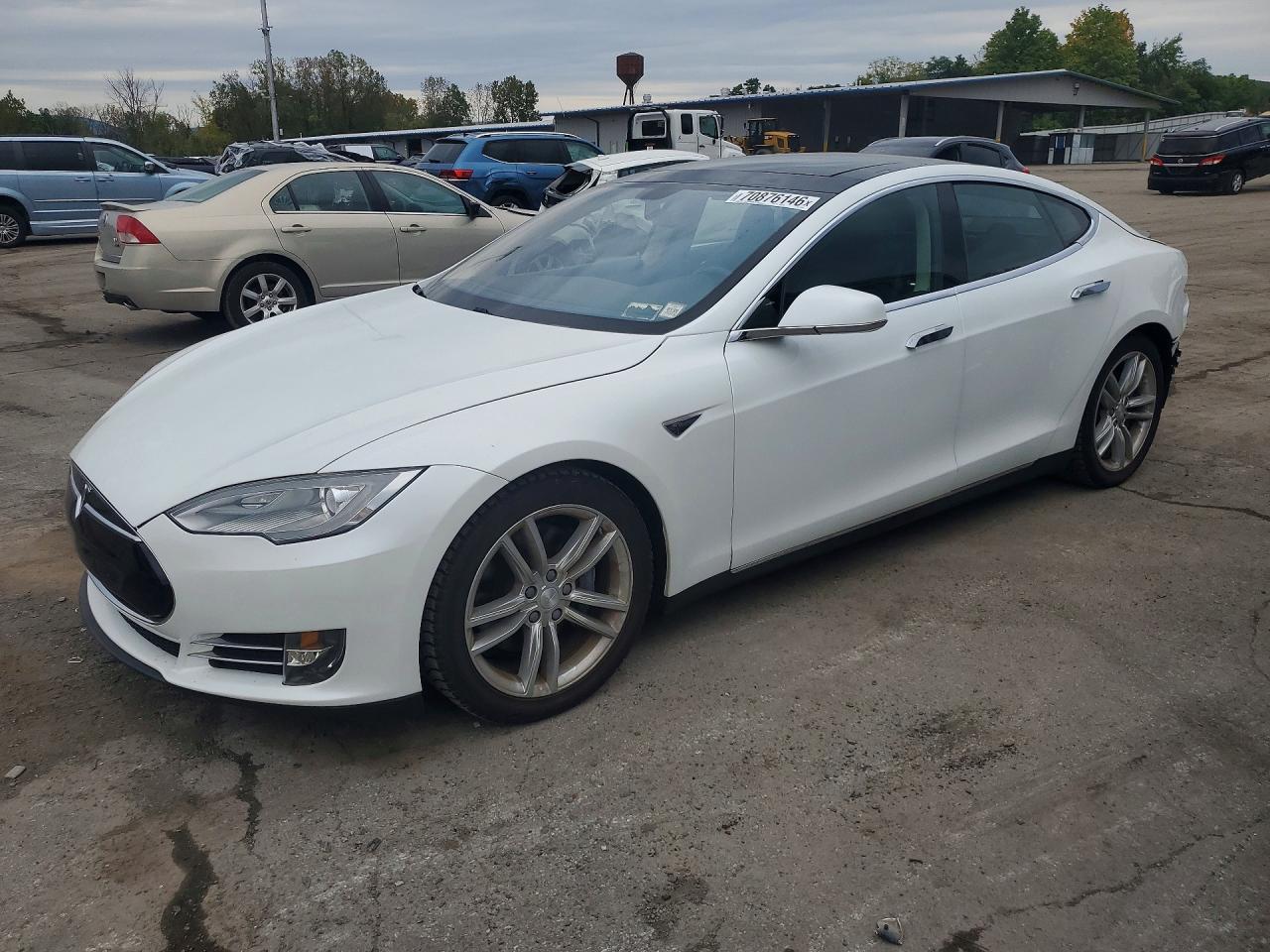 2013 TESLA MODEL S | 5YJSA1DP0DFP17508 | UPCARS