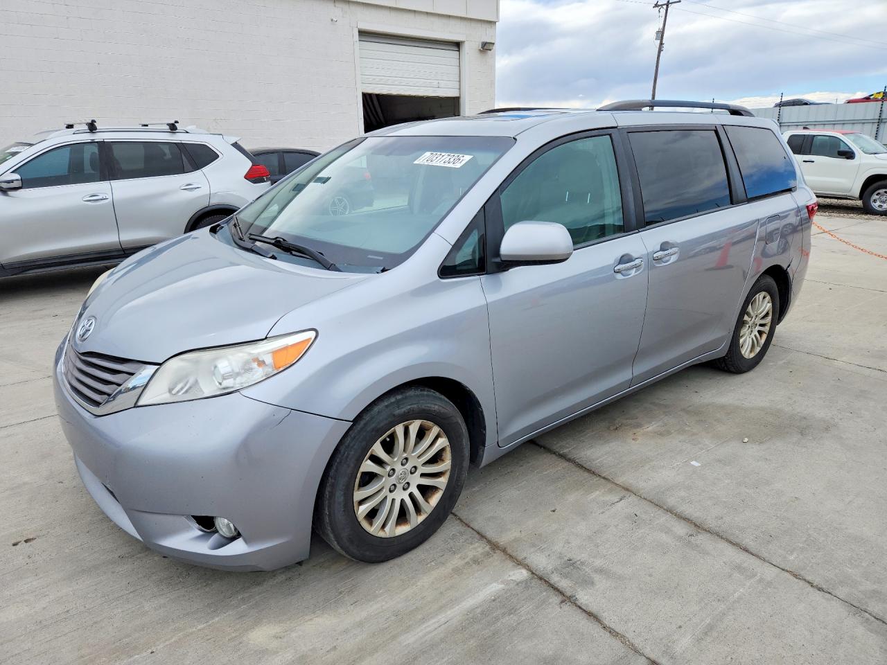 2016 TOYOTA SIENNA XLE 8-PASSENGER | 5TDYK3DC2GS692742 | UPCARS