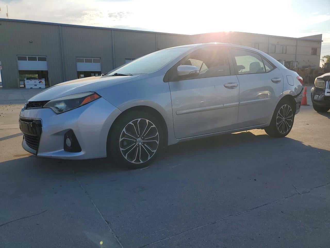 2015 TOYOTA COROLLA S PLUS | 5YFBURHE5FP294981 | UPCARS