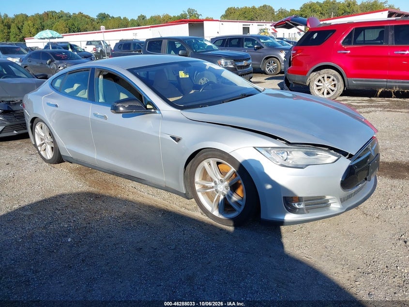 2013 TESLA MODEL S | 5YJSA1DG4DFP03790 | UPCARS