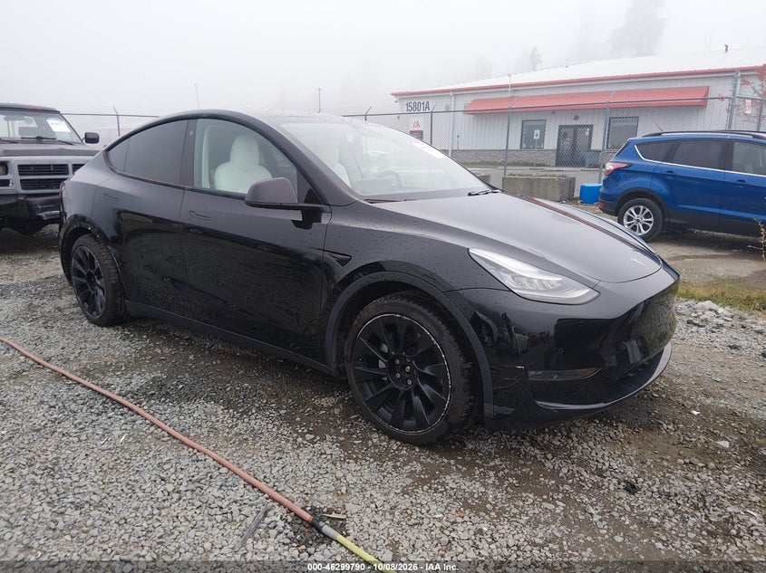 2020 TESLA MODEL Y LONG RANGE DUAL MOTOR ALL-WHEEL DRIVE | 5YJYGDEE5LF025850 | UPCARS