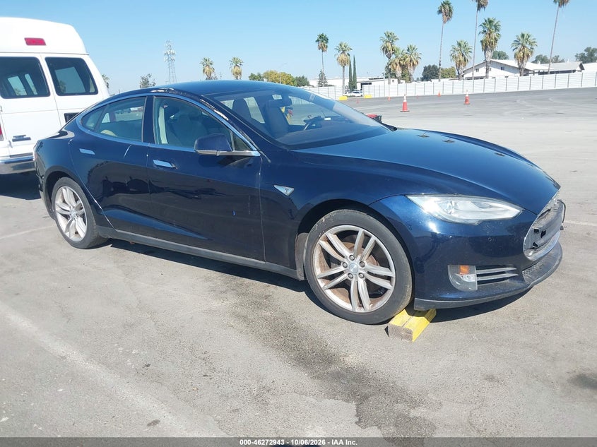 2013 TESLA MODEL S | 5YJSA1CN8DFP23265 | UPCARS