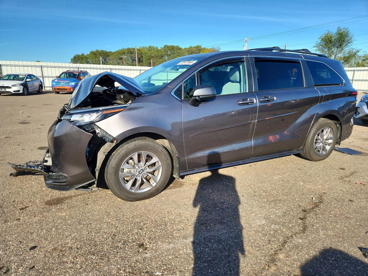 2023 TOYOTA SIENNA LE | 5TDBSKFC4PS074674 | UPCARS