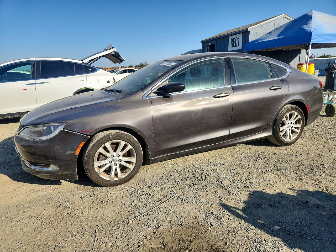 2015 CHRYSLER 200 LIMITED | 1C3CCCAB6FN671324 | UPCARS
