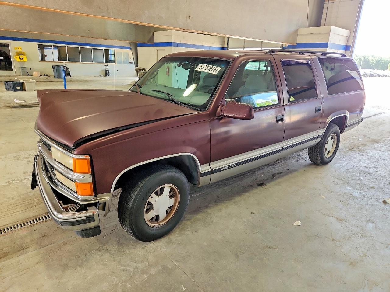 1999 CHEVROLET SUBURBAN C1500 | 1GNEC16R9XJ431912 | UPCARS