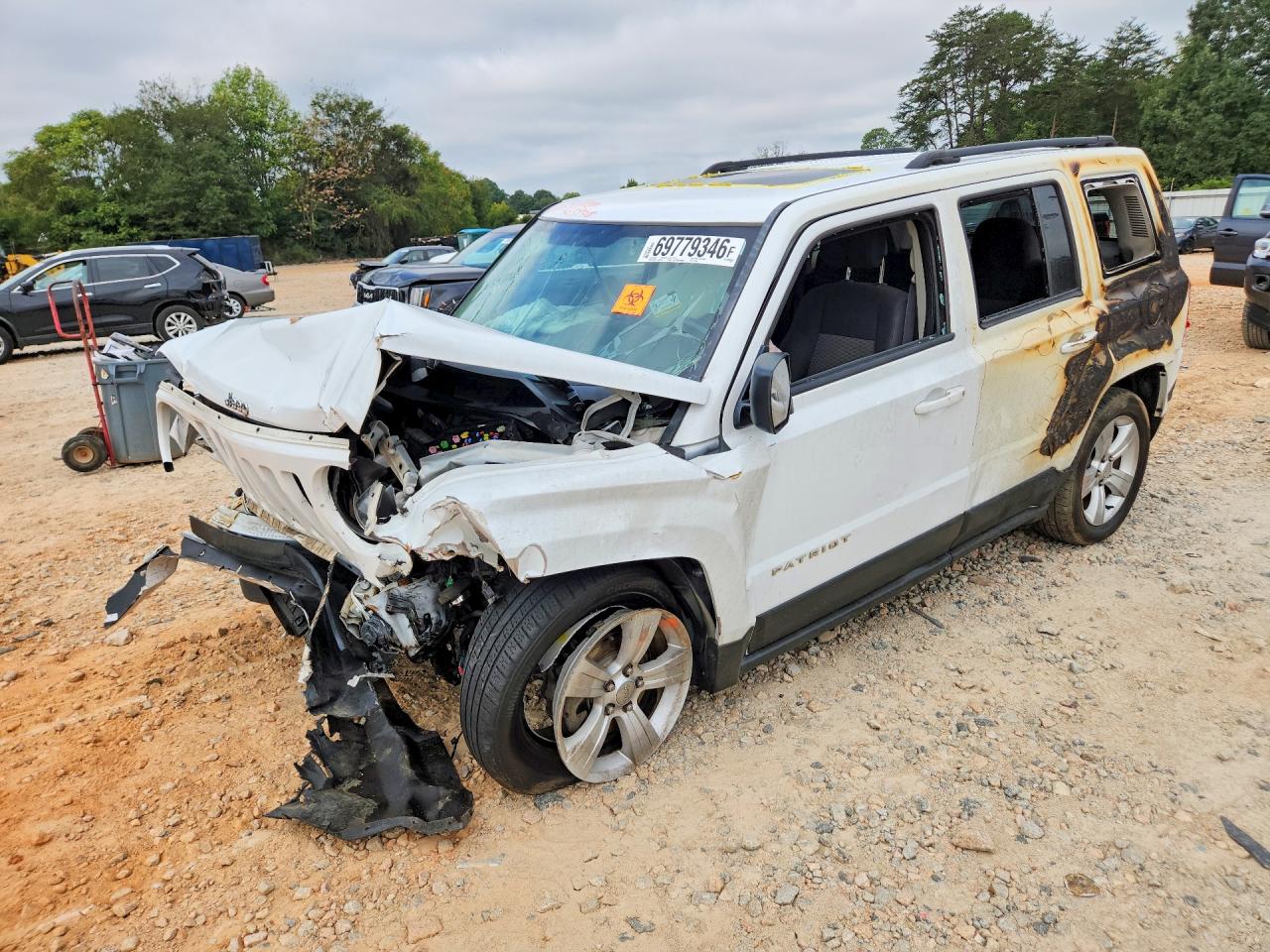 2015 JEEP PATRIOT LATITUDE | 1C4NJRFB6FD417785 | UPCARS