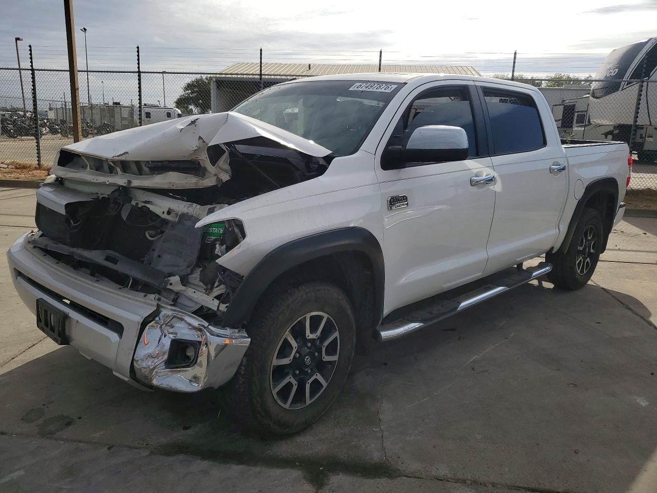 2014 TOYOTA TUNDRA CREWMAX PLATINUM | 5TFAW5F12EX411740 | UPCARS