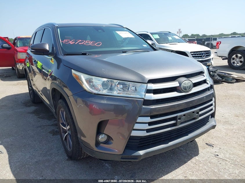 2018 TOYOTA HIGHLANDER XLE | 5TDKZRFH4JS529711 | UPCARS