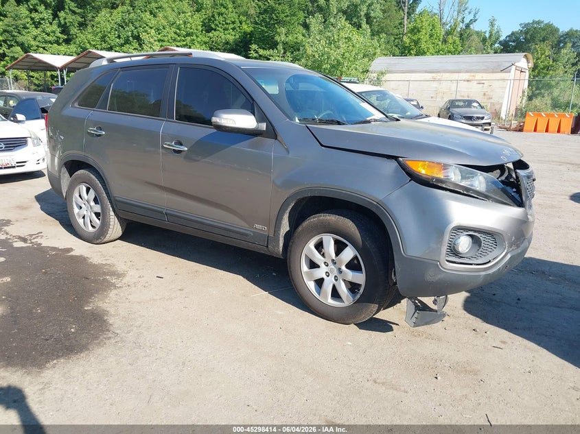 2011 KIA SORENTO LX | 5XYKTCA1XBG069719 | UPCARS