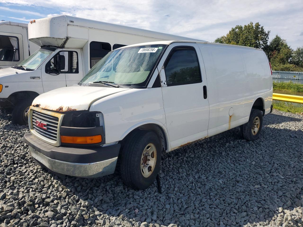 2015 GMC SAVANA G2500 | 1GTW7FCF0F1277193 | UPCARS