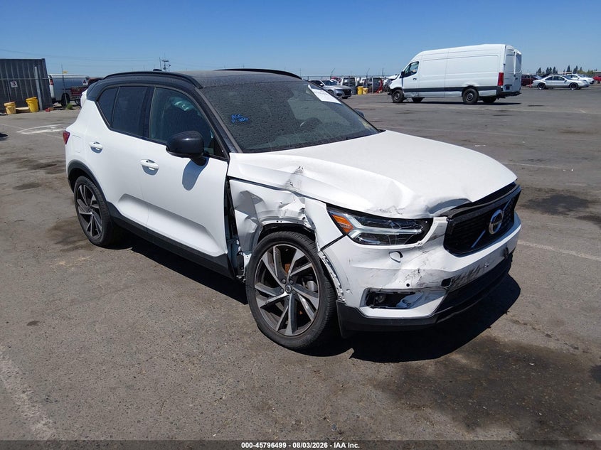 2019 VOLVO XC40 T5 R-DESIGN | YV4162UM4K2096442 | UPCARS