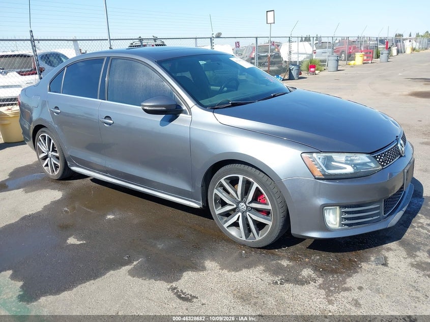 2013 VOLKSWAGEN JETTA GLI AUTOBAHN W/NAV | 3VW4A7AJXDM368538 | UPCARS