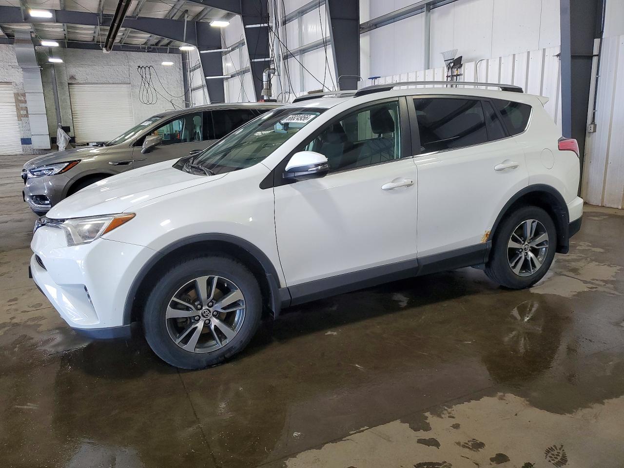 2017 TOYOTA RAV4 XLE | JTMRFREV6HJ163434 | UPCARS
