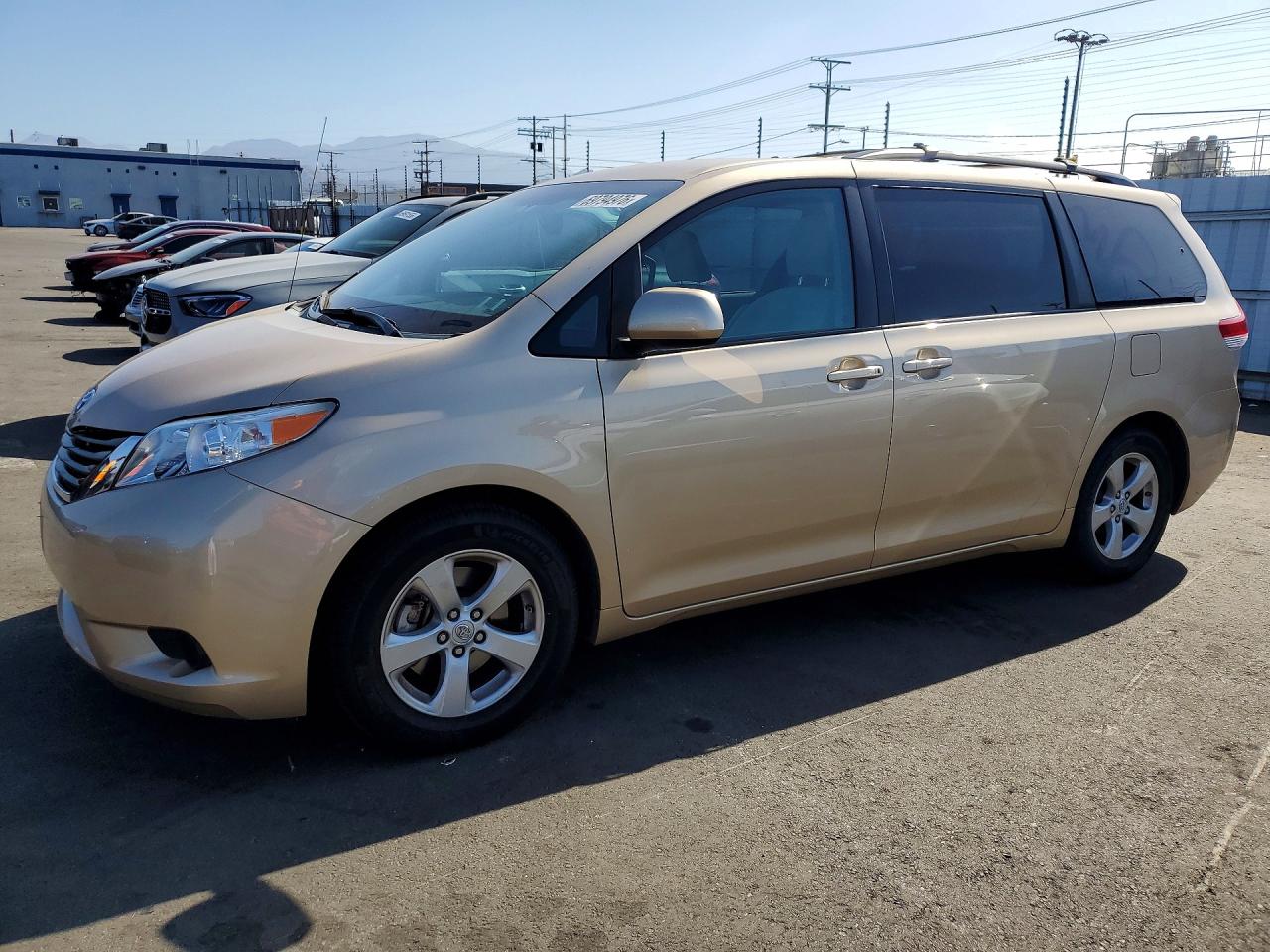 2013 TOYOTA SIENNA LE | 5TDKK3DC2DS292875 | UPCARS