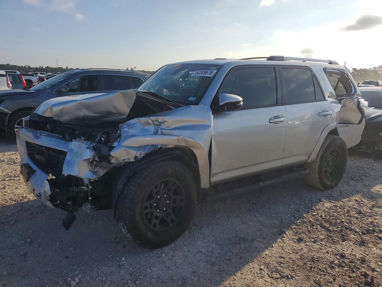 2024 TOYOTA 4RUNNER SR5 PREMIUM | JTEFU5JR4R5307420 | UPCARS