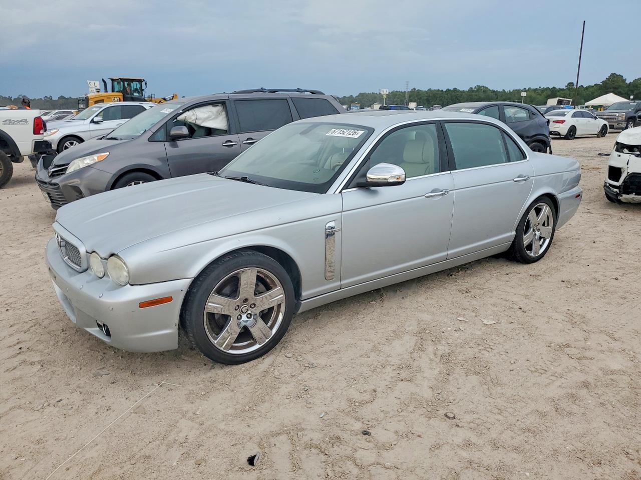 2008 JAGUAR XJ VANDEN PLAS | SAJWA82B68SH28396 | UPCARS