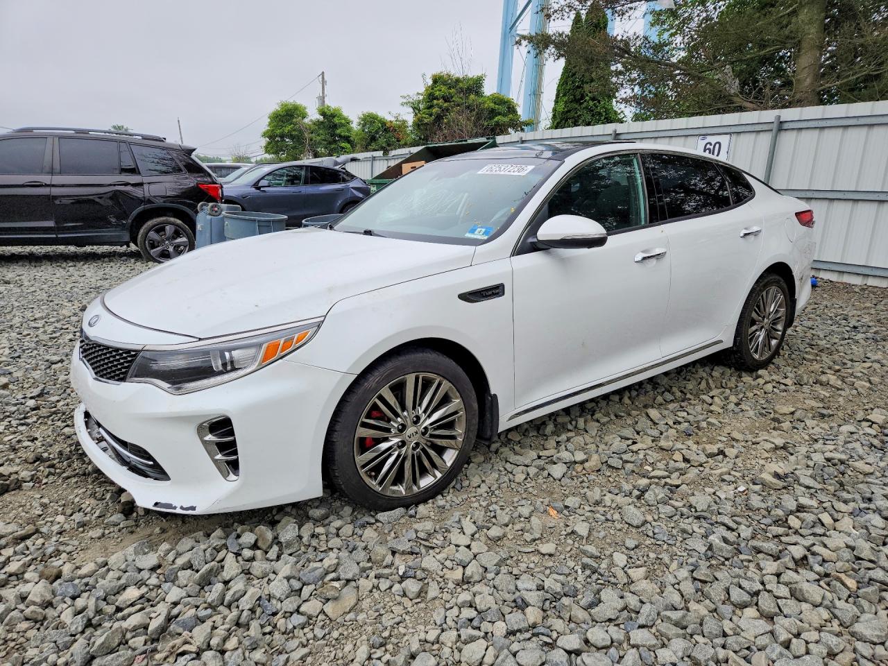 2016 KIA OPTIMA SXL | 5XXGV4L22GG121450 | UPCARS
