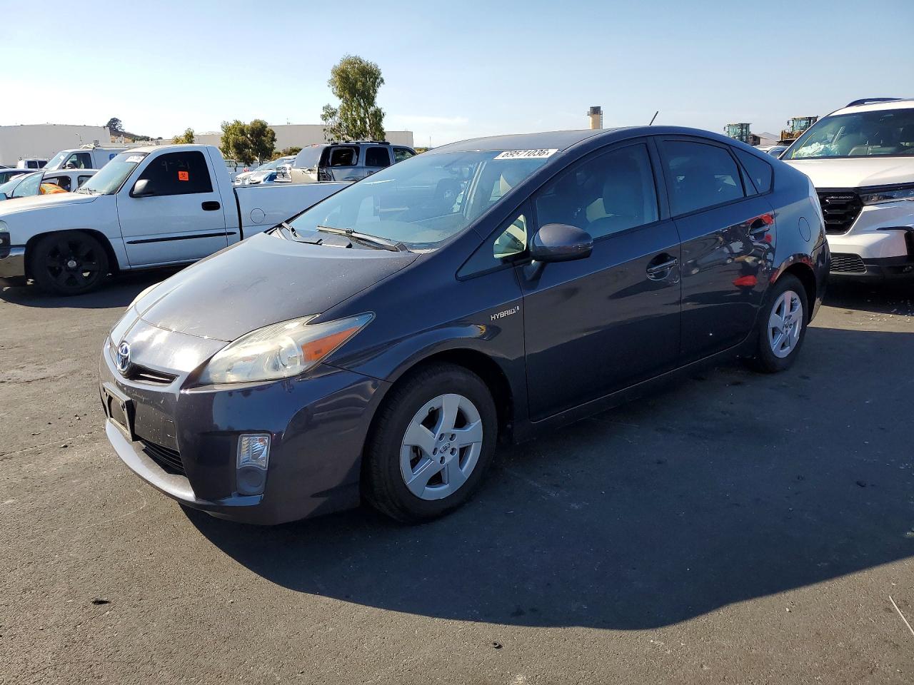 2011 TOYOTA PRIUS THREE | JTDKN3DU2B0272352 | UPCARS