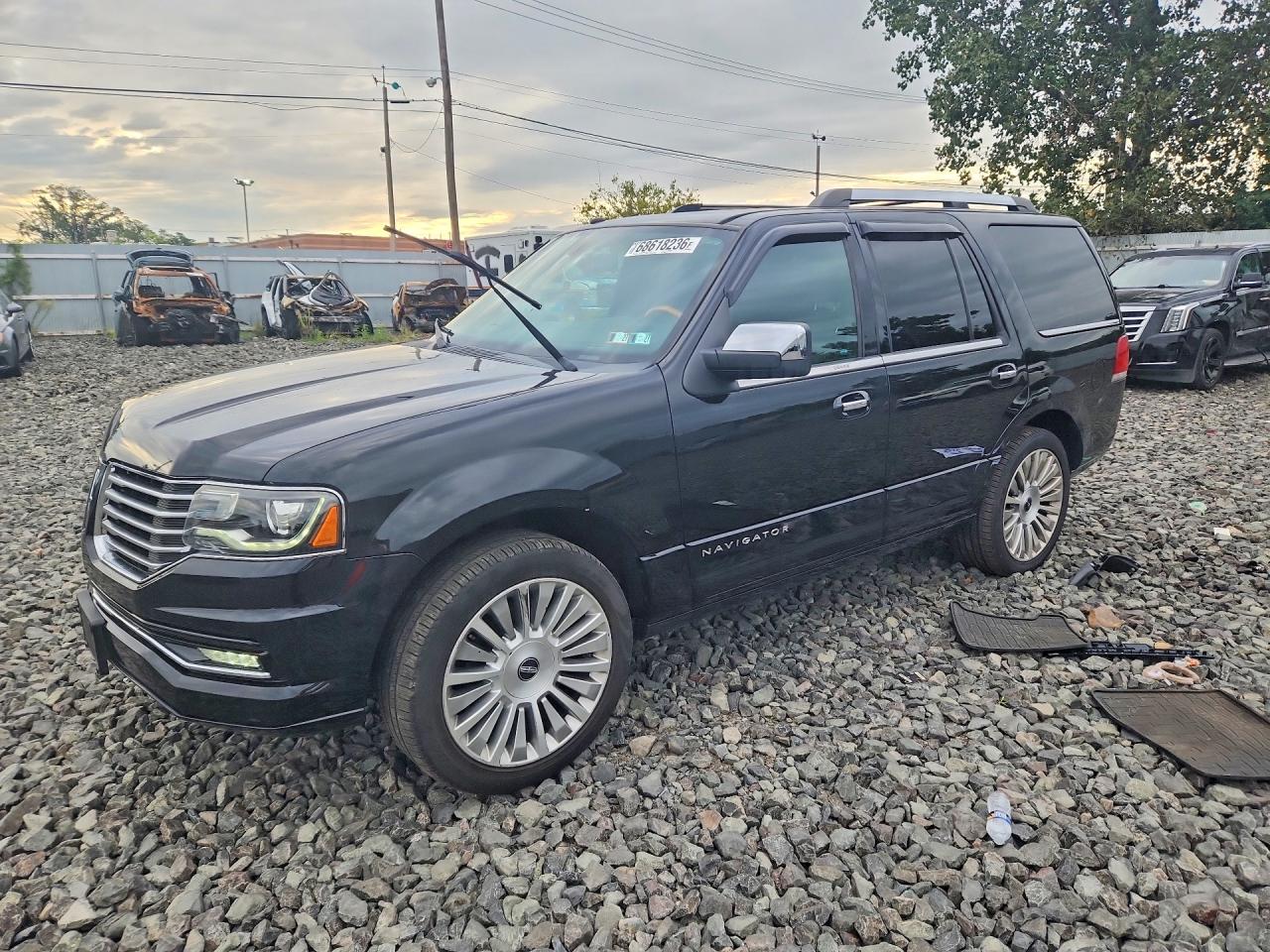 2017 LINCOLN NAVIGATOR SELECT | 5LMJJ2JTXHEL01551 | UPCARS