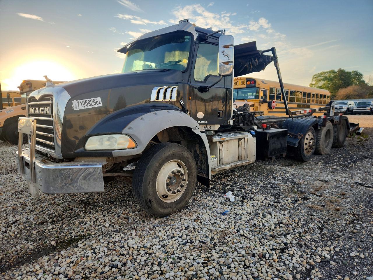 2014 MACK ALL OTHER GU800 | 1M2AX16CXEM025796 | UPCARS