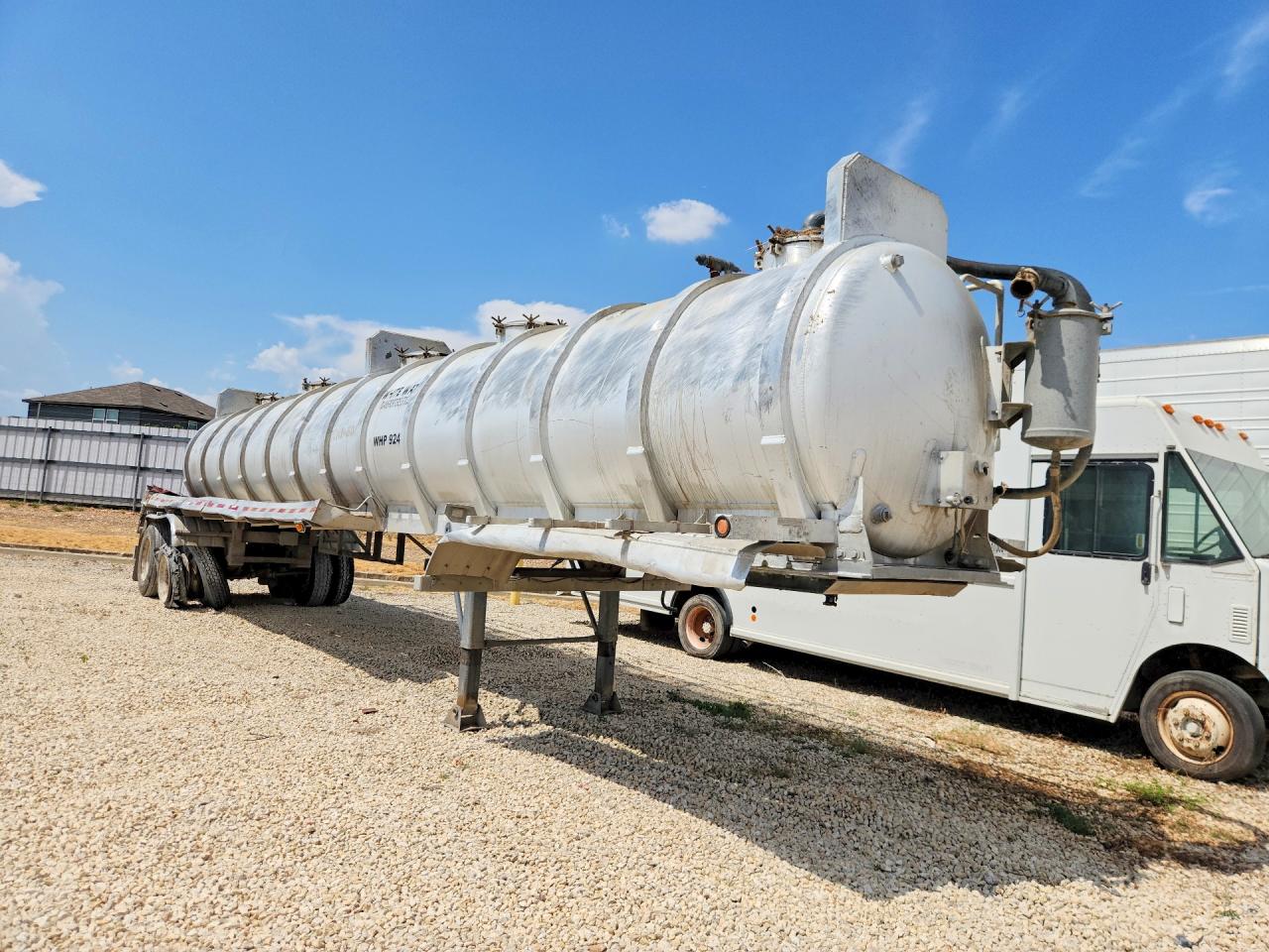 2017 DRAGON UNKNOWN VACUUM TRAILER | 1UNST4228HL238340 | UPCARS