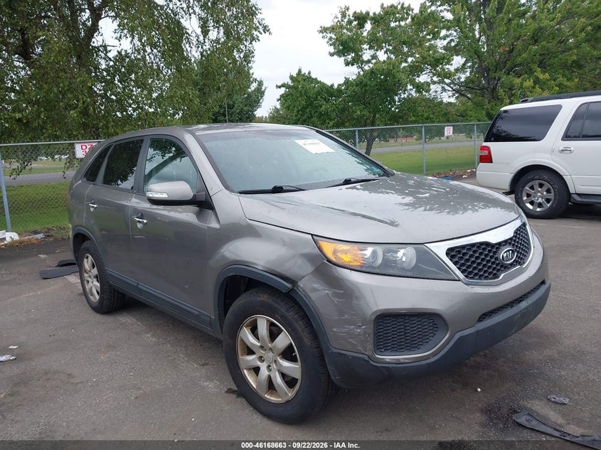 2011 KIA SORENTO LX | 5XYKT3A14BG056111 | UPCARS