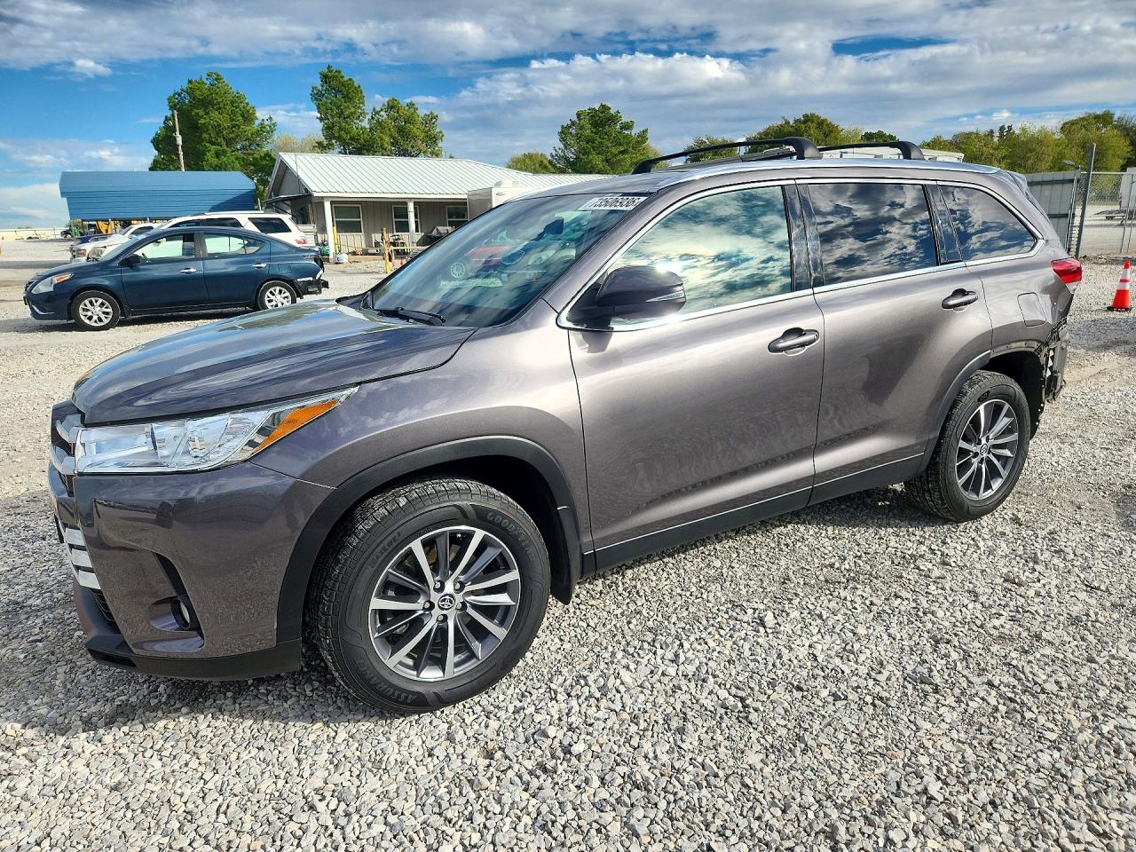 2019 TOYOTA HIGHLANDER XLE | 5TDJZRFH8KS731268 | UPCARS