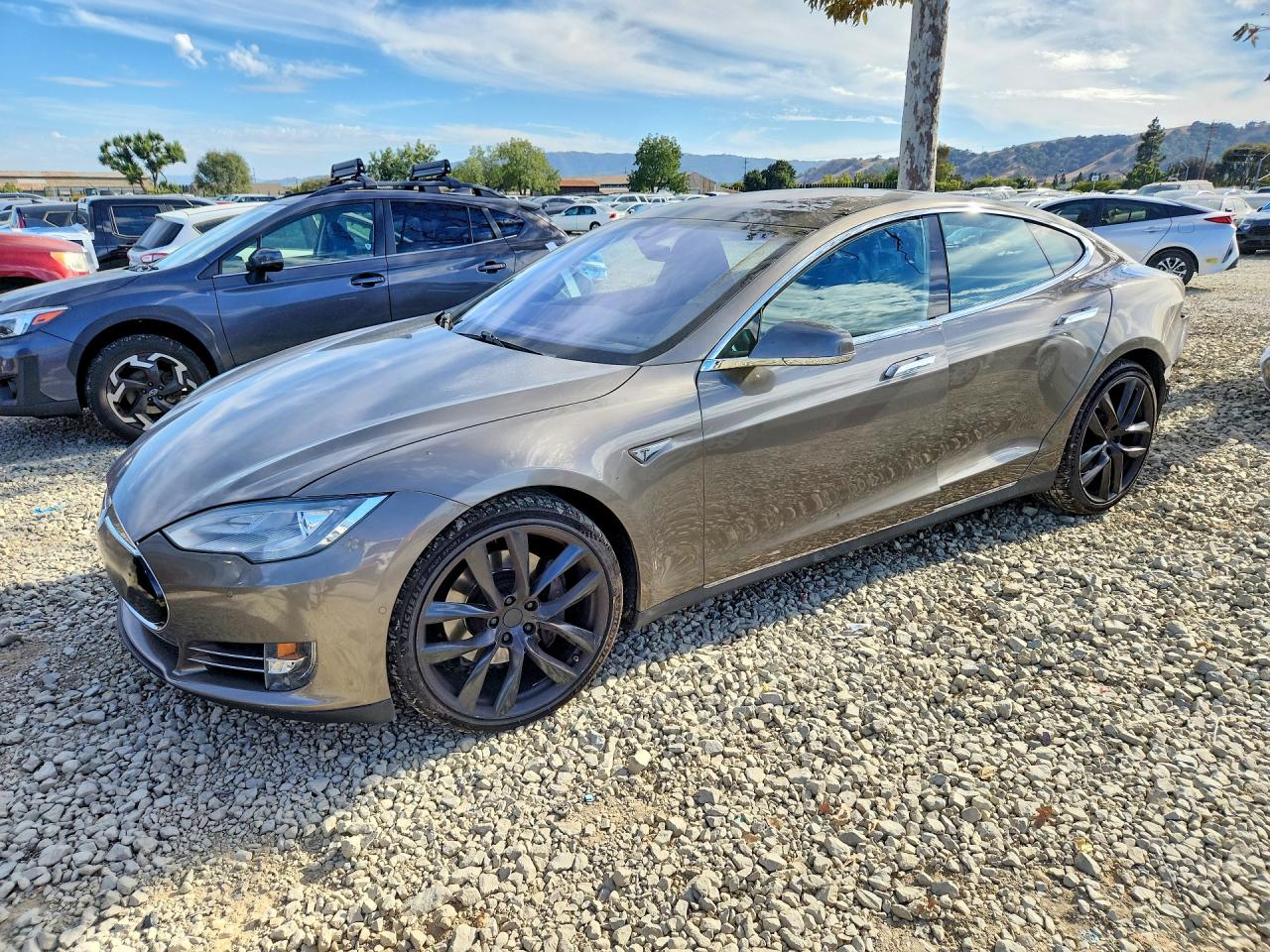 2015 TESLA MODEL S 85D | 5YJSA1H22FF090084 | UPCARS