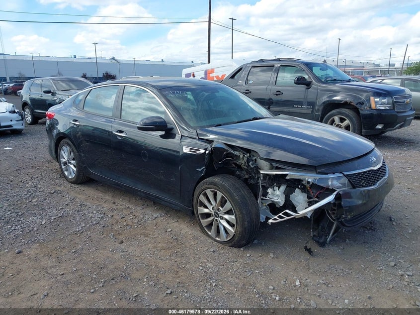 2018 KIA OPTIMA LX | 5XXGT4L38JG253361 | UPCARS