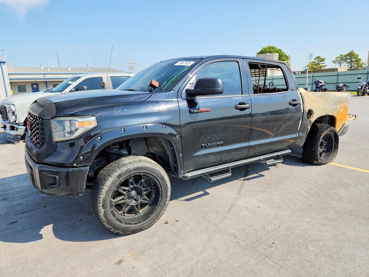 2018 TOYOTA TUNDRA CREWMAX SR5 | 5TFDY5F19JX687575 | UPCARS